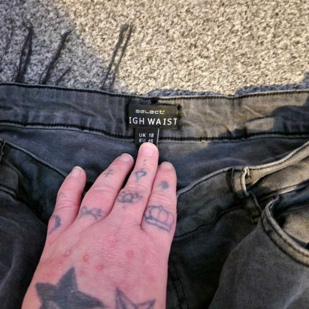 Ripped skinny jeans